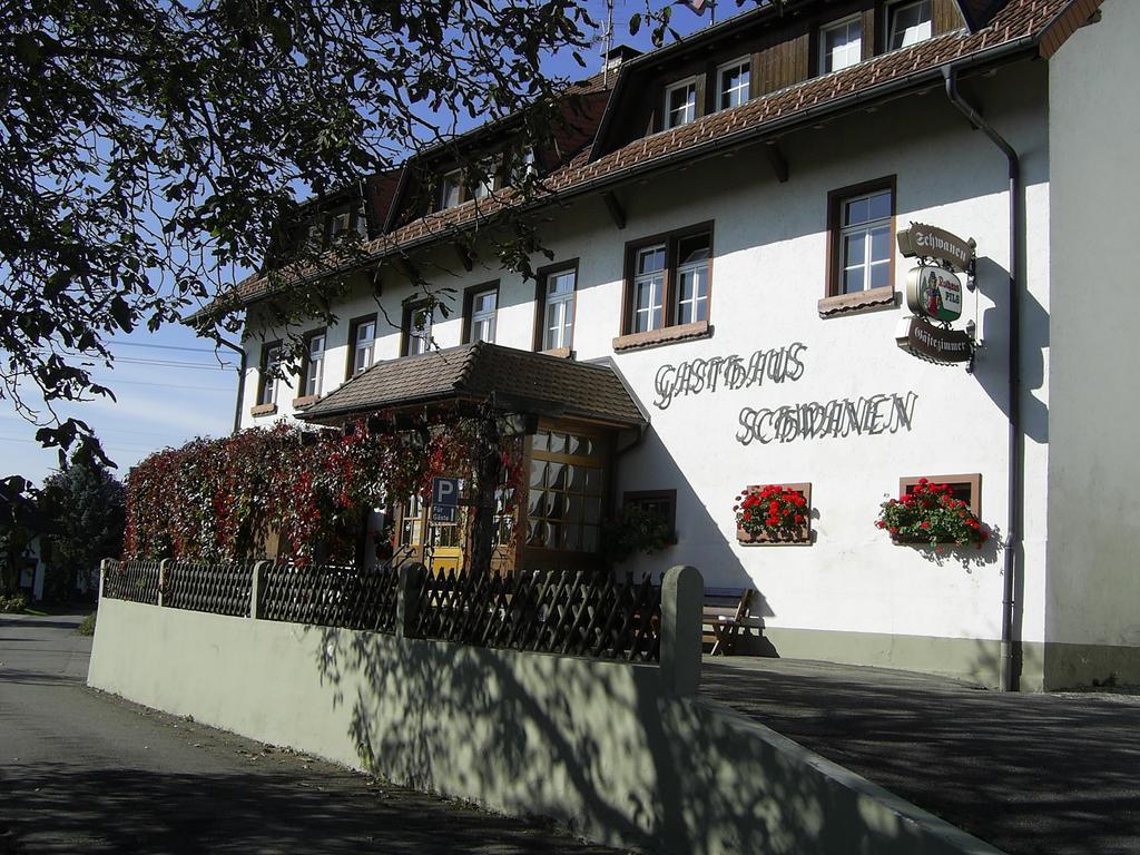 Gasthaus Zum Schwanen 윌링겐-비르켄도르프 외부 사진