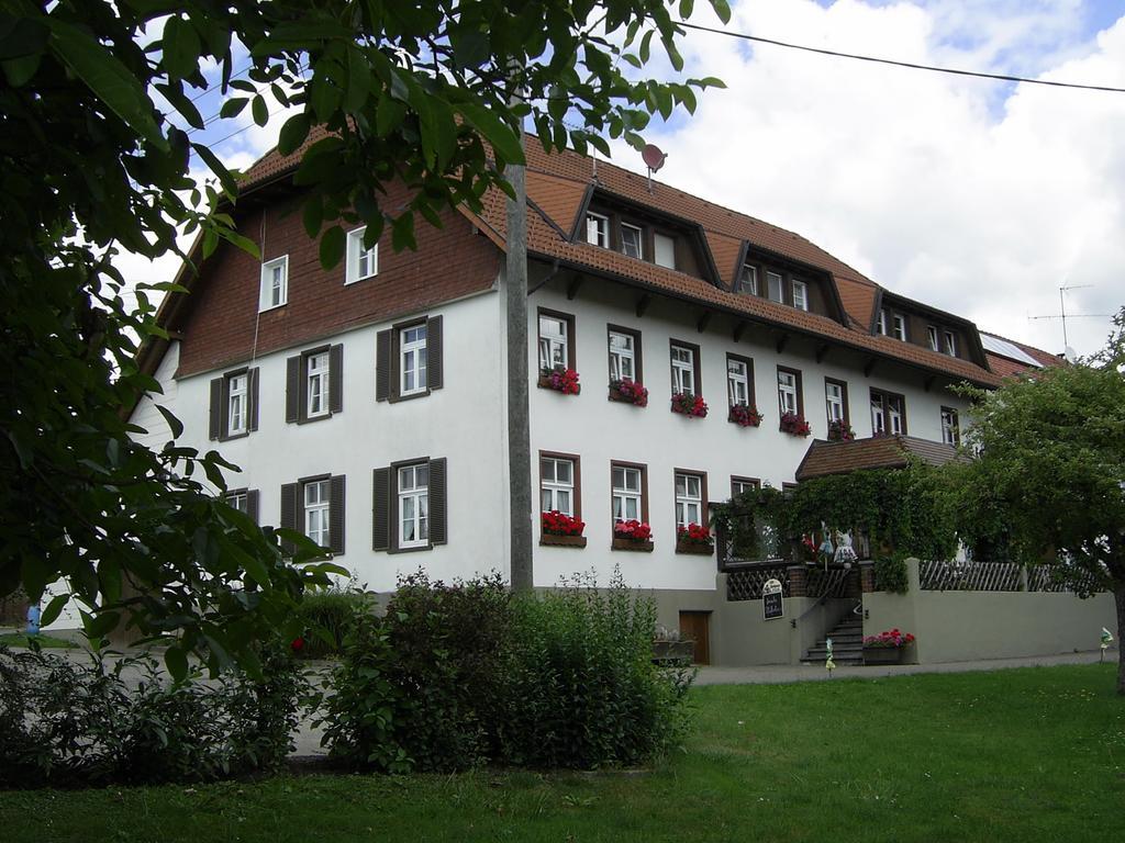 Gasthaus Zum Schwanen 윌링겐-비르켄도르프 외부 사진